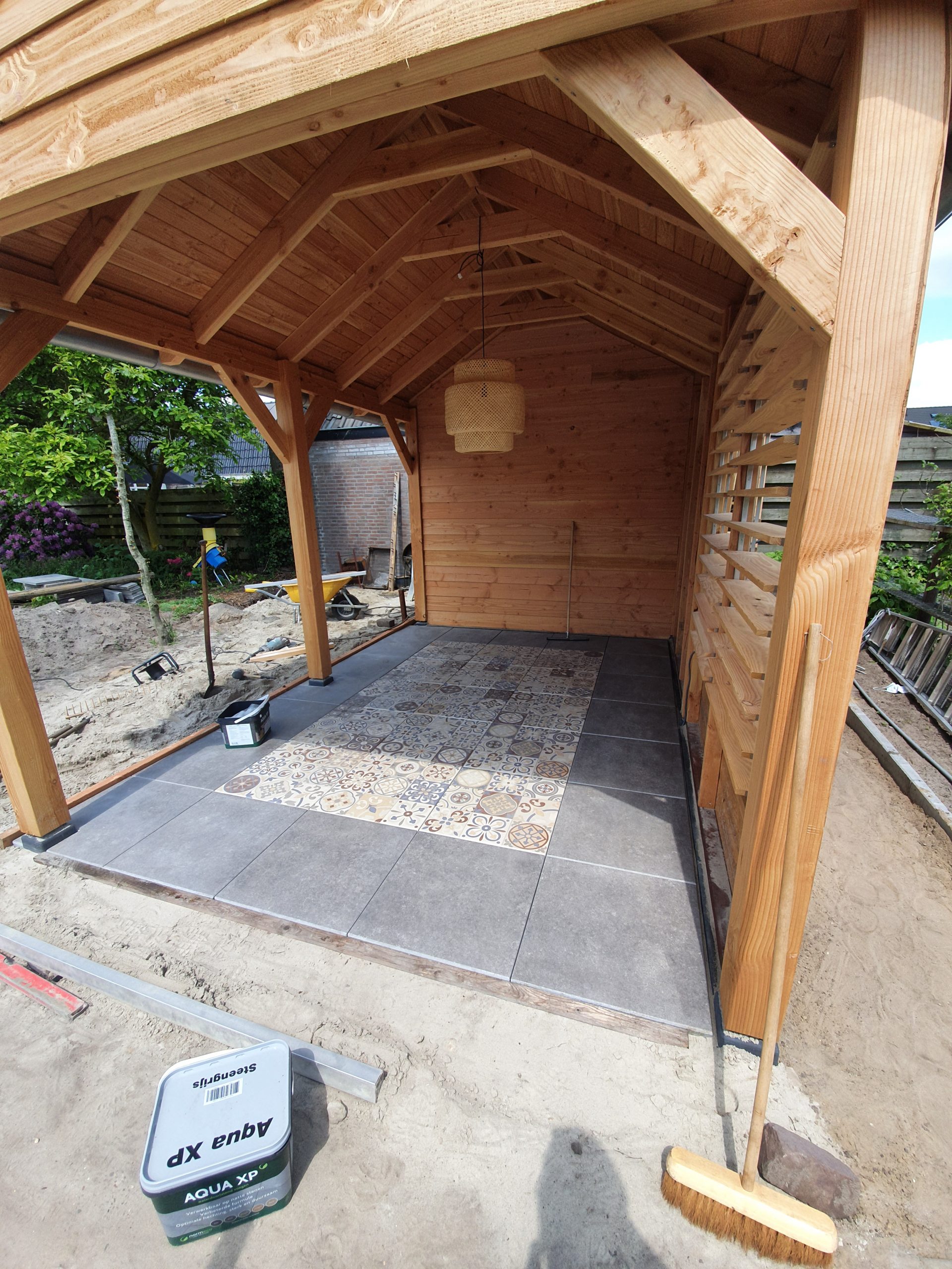 Terras onder overkapping